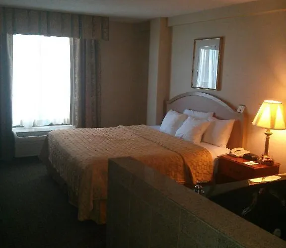 Hotel The Clarion & Conference Center