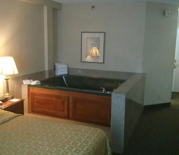 Hotel The Clarion & Conference Center